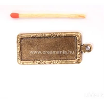 Díszes medál szögletes