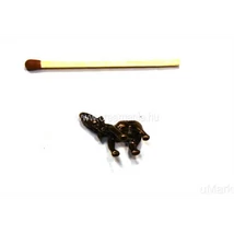 Elefánt visszahajló ormánnyal