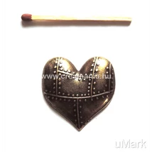 Szív szegecselt nagy