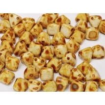 Pyramid 6*6 mm Alabástrom travertin 02010 86800  5 db