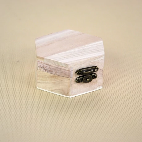 Doboz, fa mini - hatszög 6,5*5,9*3,9 cm