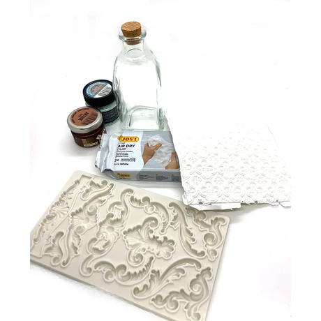 Üveg barokkmintás kabátban kreatív csomag